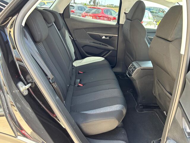 PEUGEOT 3008 ACTIVE 1.5 HDI AUTO SPANISH LHD IN SPAIN 63000 MILES SUPERB 2019